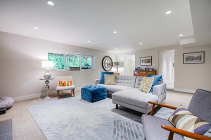 23 at 609 Shannon Crescent, North Vancouver