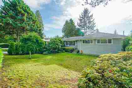 34 at 609 Shannon Crescent, North Vancouver