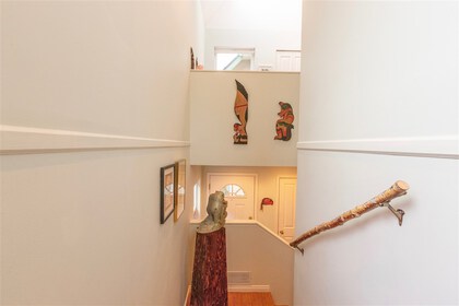 17 at 1922 East 5th Avenue, Vancouver East
