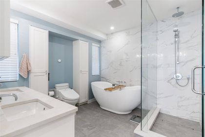 17 at 6828 Ontario Street, Vancouver East