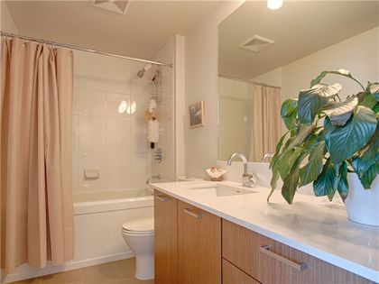 15 at 704 - 2321 Scotia Street, Vancouver East