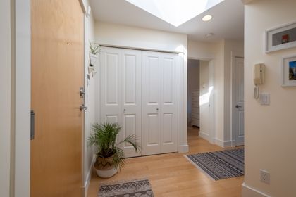 10 at 401 - 1586 West 11t Avenue, Fairview VW, Vancouver West