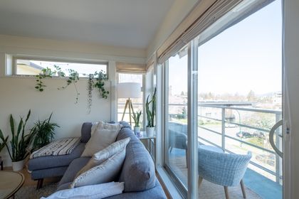 30 at 401 - 1586 West 11t Avenue, Fairview VW, Vancouver West