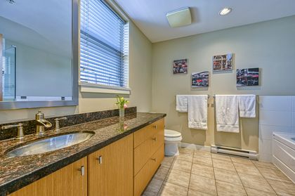 16 at 1163 West 73rd Avenue, Vancouver West