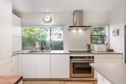 7 at 160 East 17th Avenue, Vancouver East