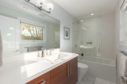 16 at 2769 West 1st Avenue, Vancouver West